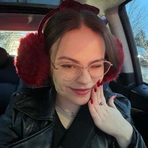 Meet your Posher, Alara